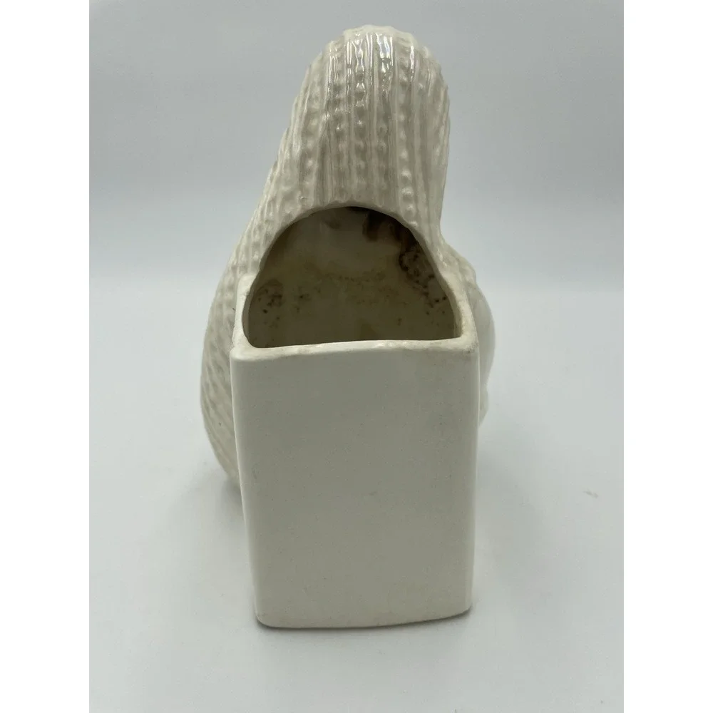 Vintage Artmark‎ Virgin Mary Statute Planter Vase Handpainted Gold Gild